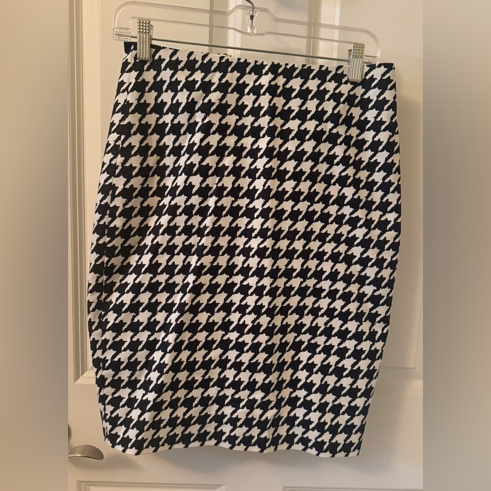 The Limited Black and White Houndstooth Pencil Skirt